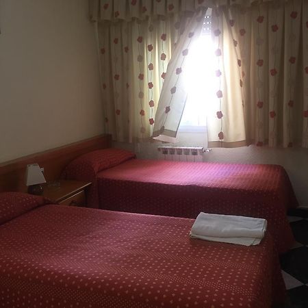 Hostal Jacinto Alcalá de Henares Exteriér fotografie