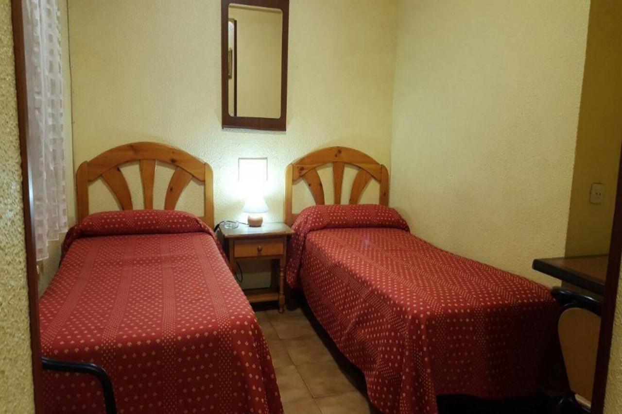 Hostal Jacinto Alcalá de Henares Exteriér fotografie