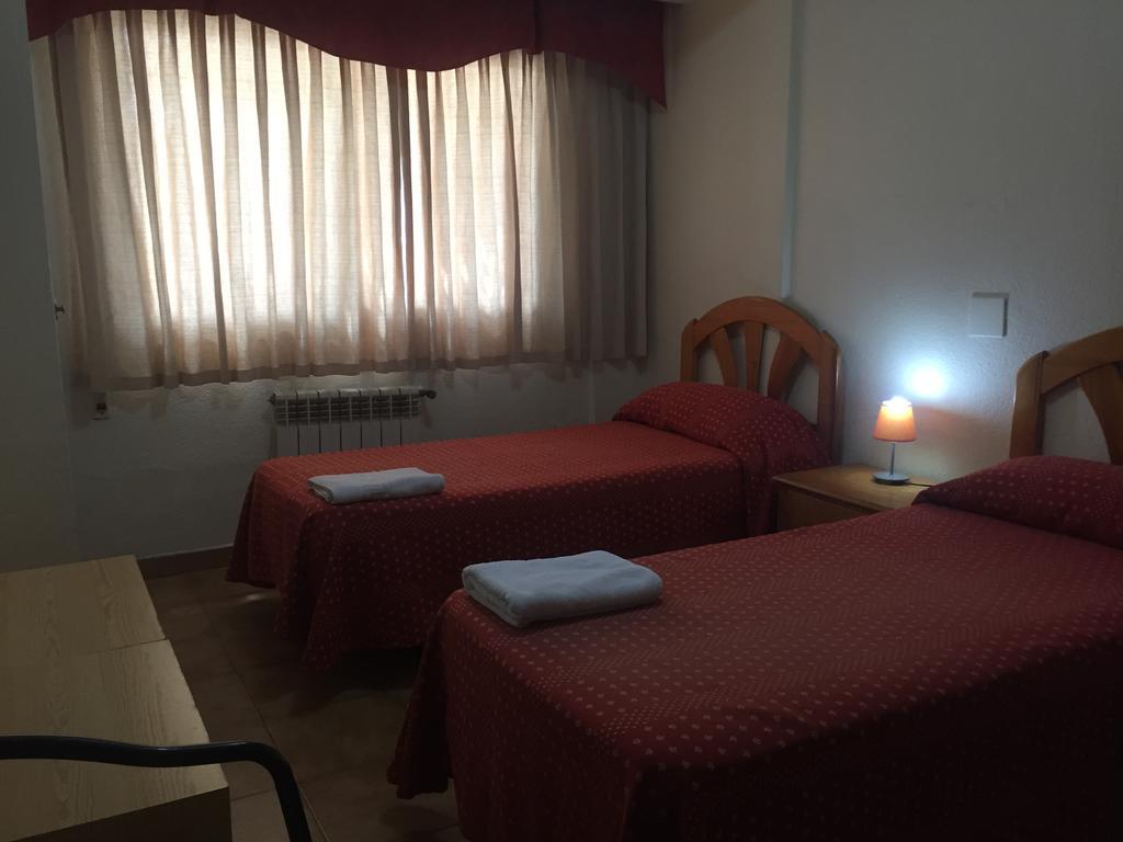 Hostal Jacinto Alcalá de Henares Exteriér fotografie