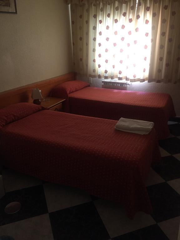 Hostal Jacinto Alcalá de Henares Exteriér fotografie