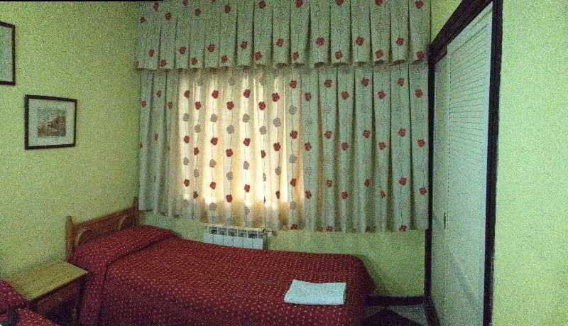 Hostal Jacinto Alcalá de Henares Exteriér fotografie
