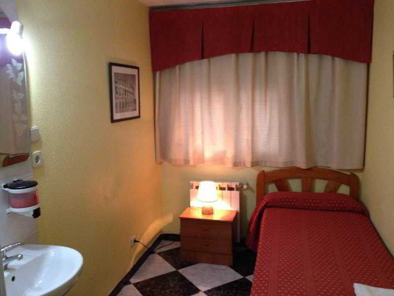 Hostal Jacinto Alcalá de Henares Exteriér fotografie