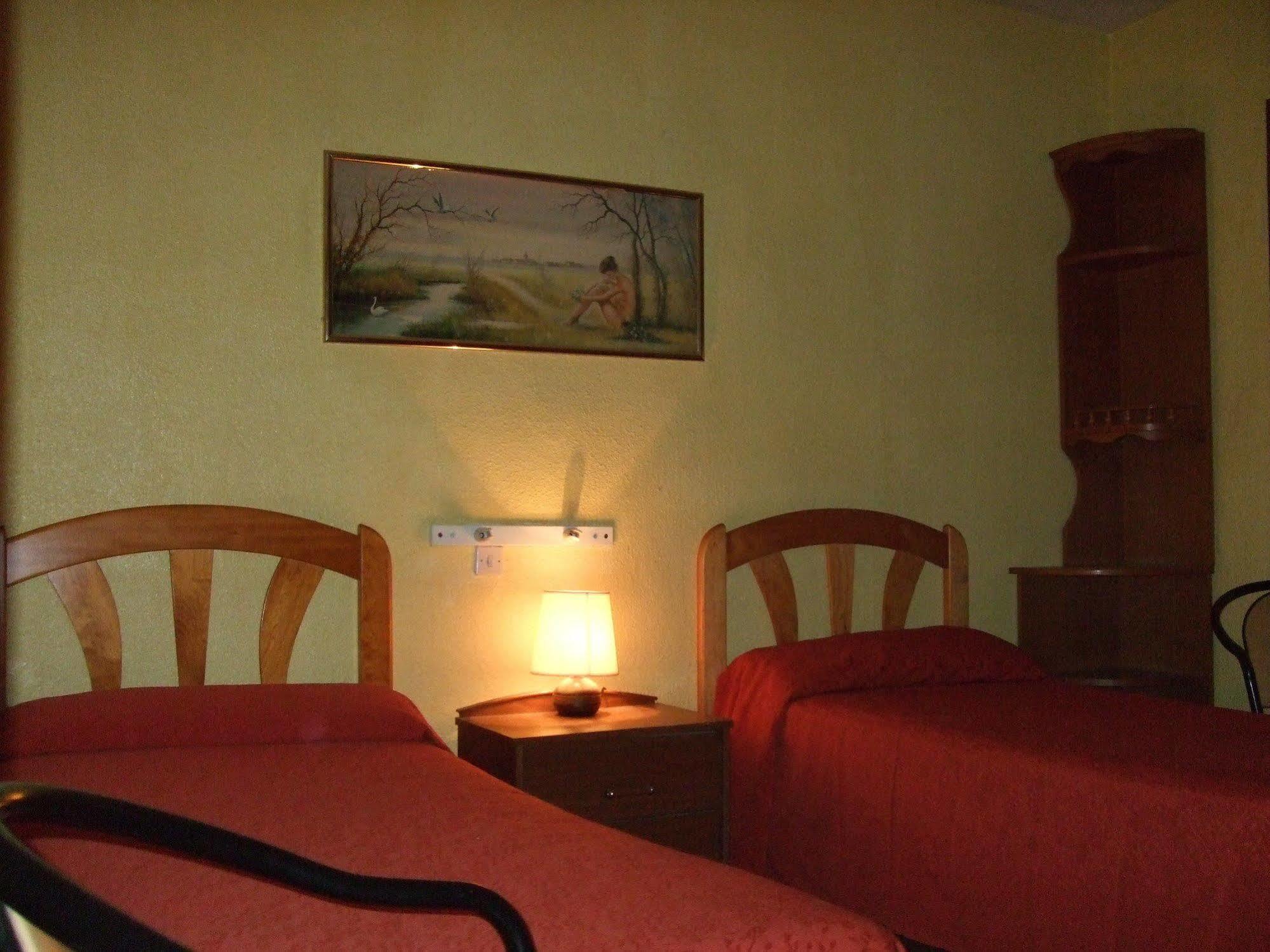 Hostal Jacinto Alcalá de Henares Exteriér fotografie