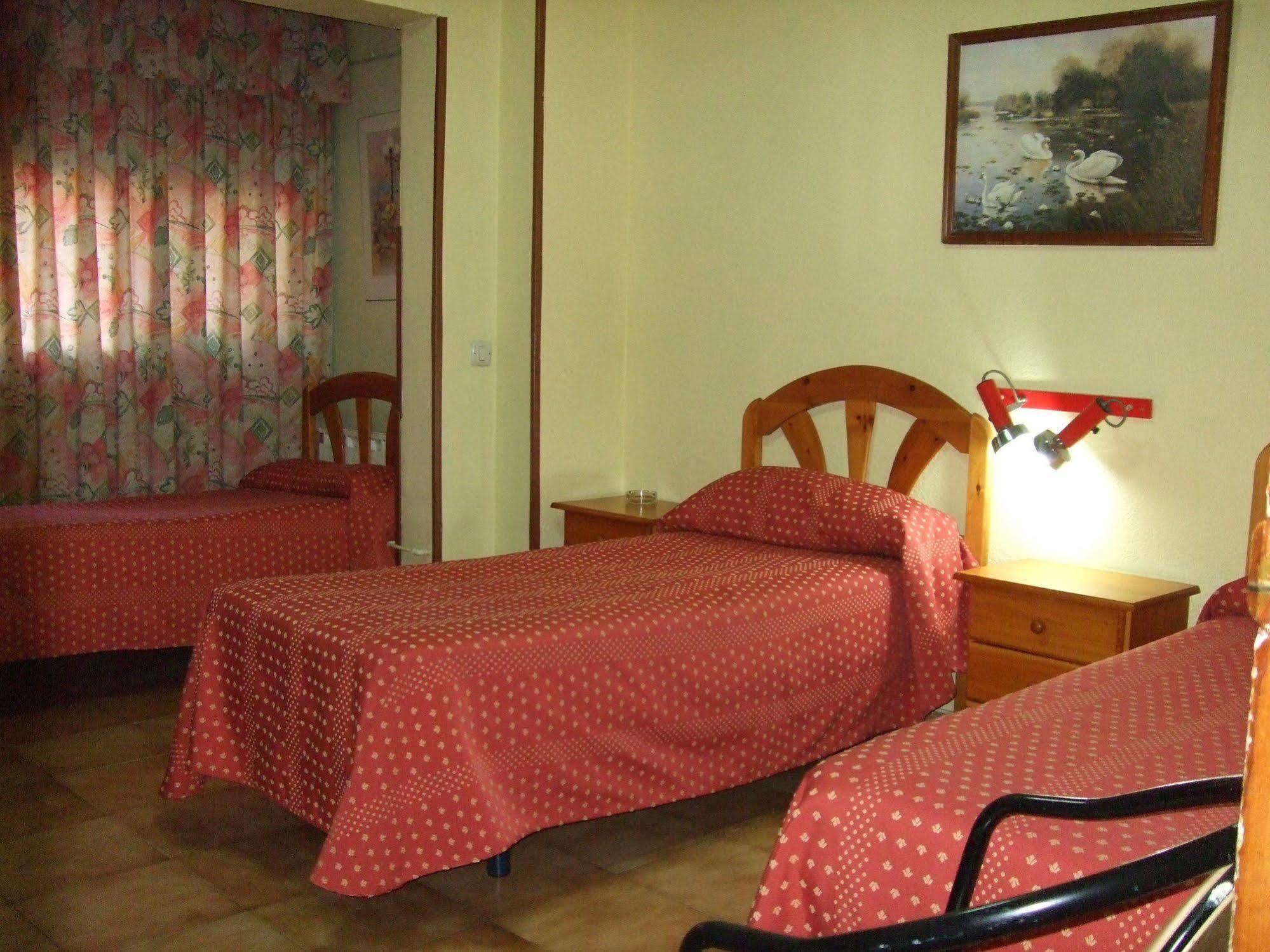 Hostal Jacinto Alcalá de Henares Exteriér fotografie